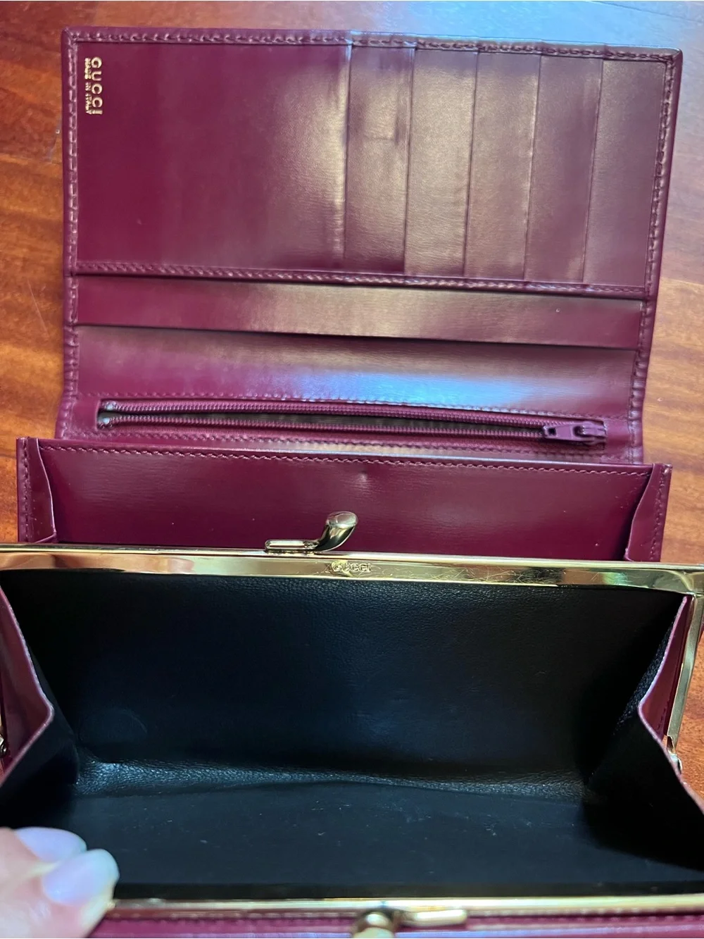 Extremely RARE Gucci Tom Ford burgundy leather wallet ❤️
